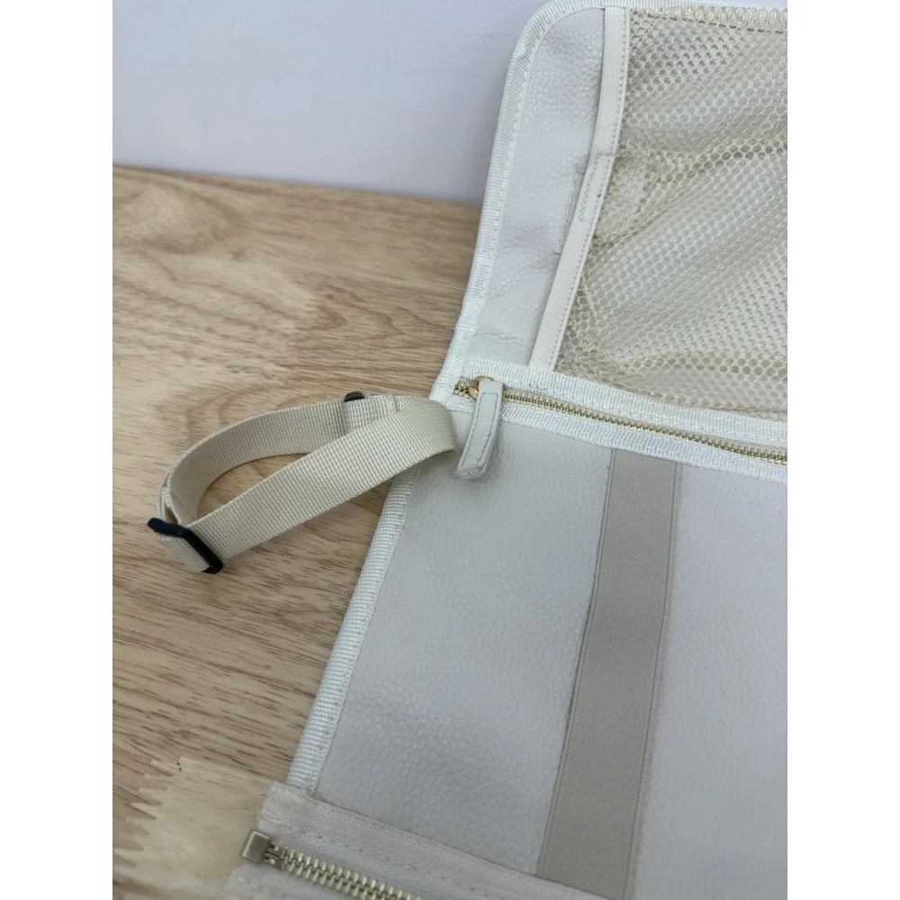 Zaveena Portable Diaper‎ Changing Pad Ivory Pockets Wristlet #52